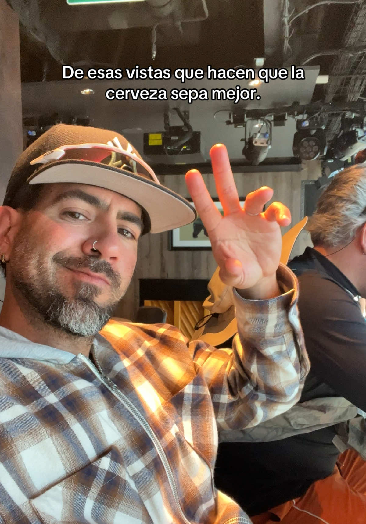 @Mr. Báez