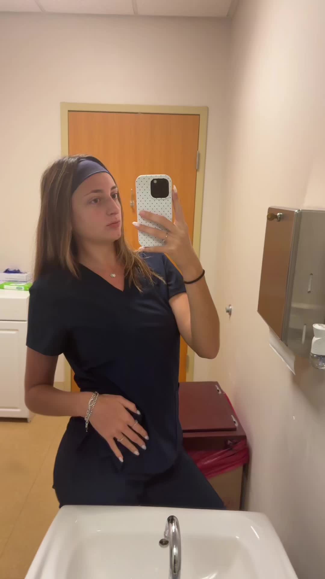 @bella😇