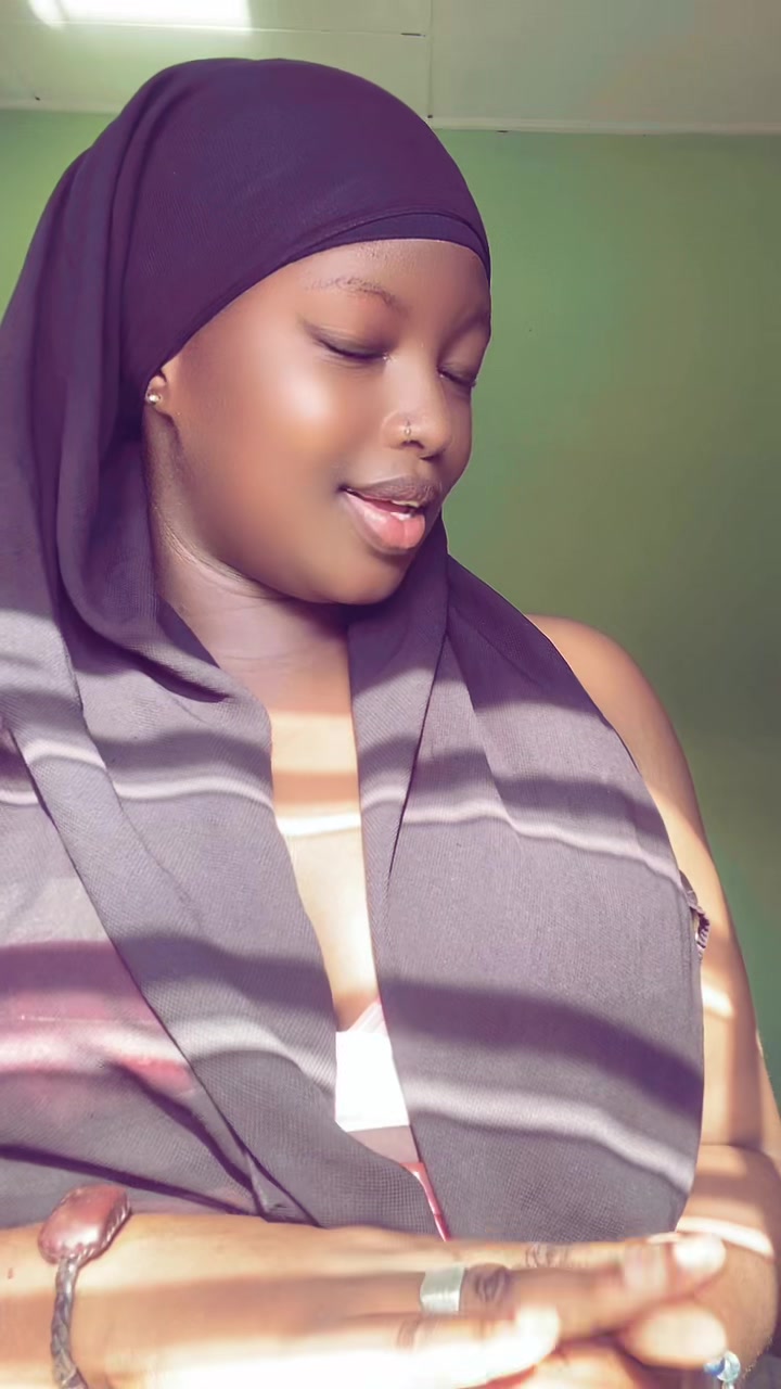 @La sénégalaise aux beaux yeux