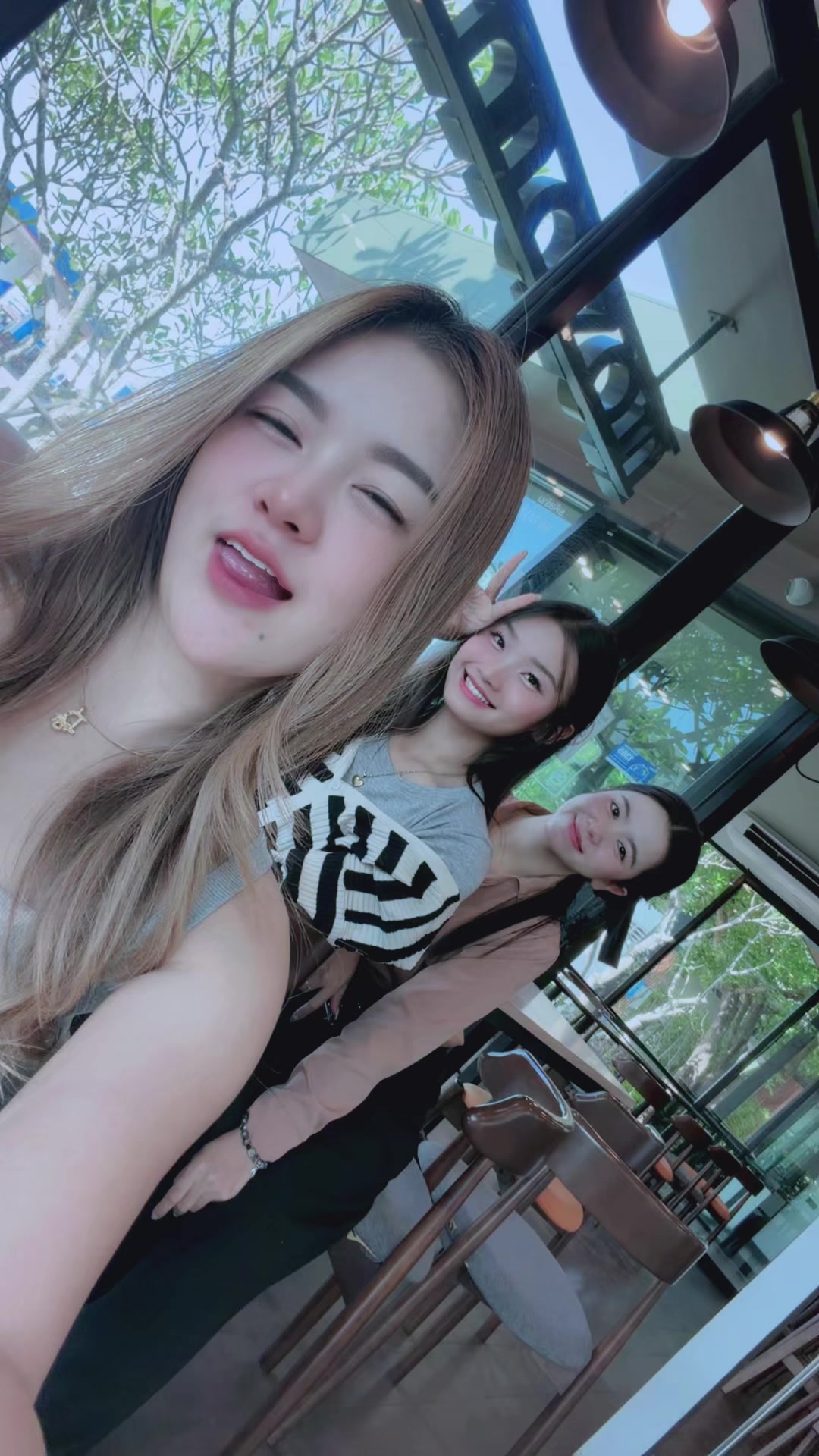 @ฟ้า>ที่ไม่ใช่ท้องฟ้า