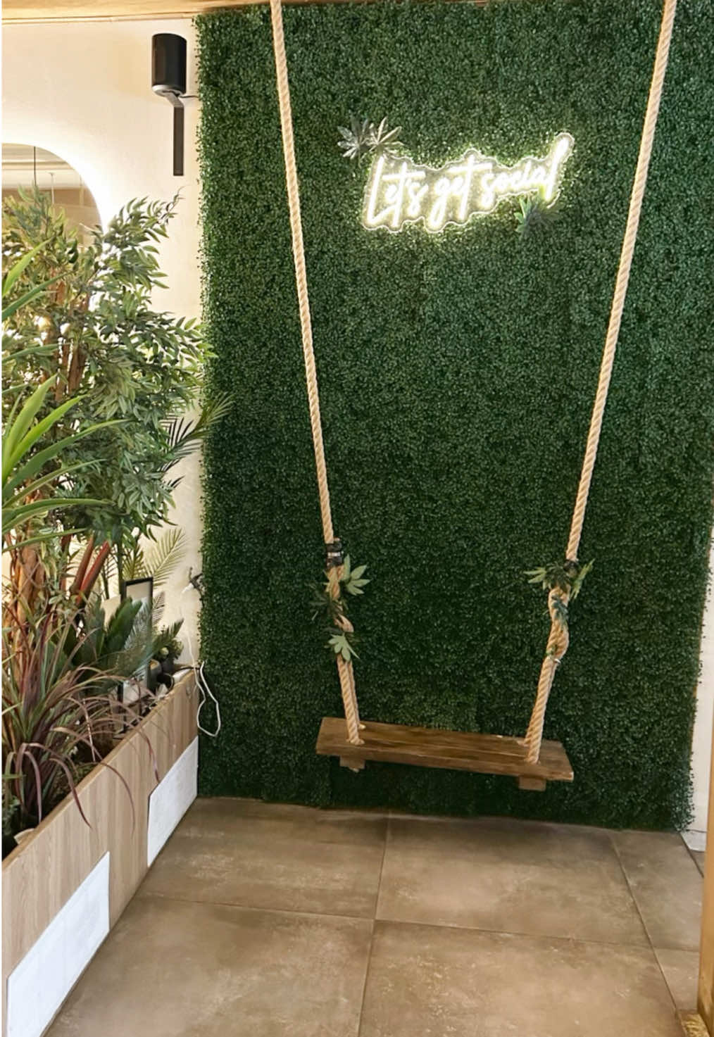 @habitatsocial.ca