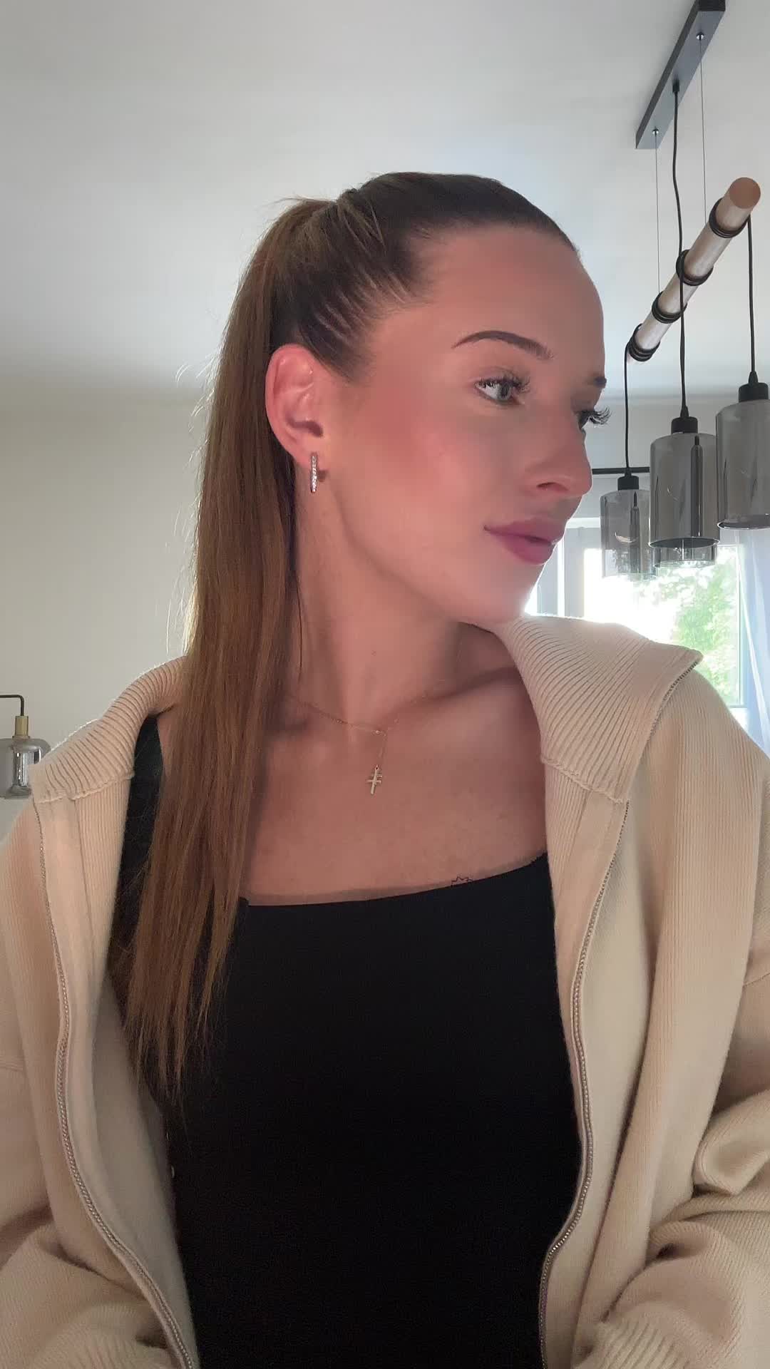 @angi.cl1