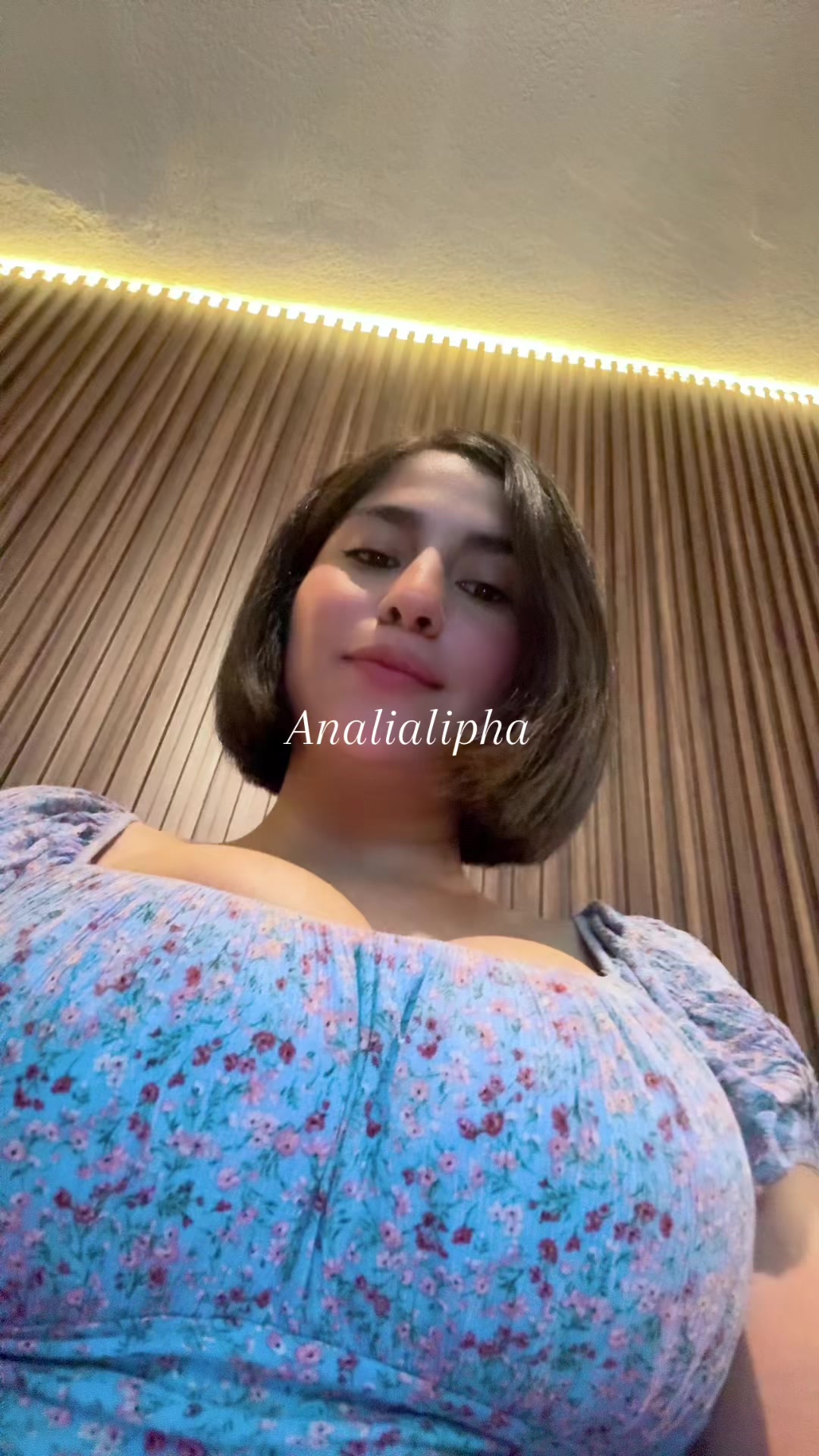 @Analialiphaoficial