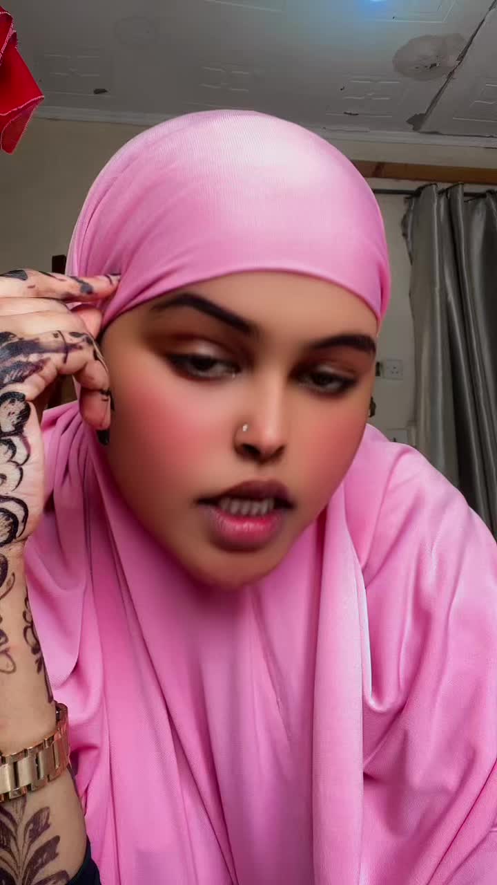 @Queen Iftizam 🥀🦋
