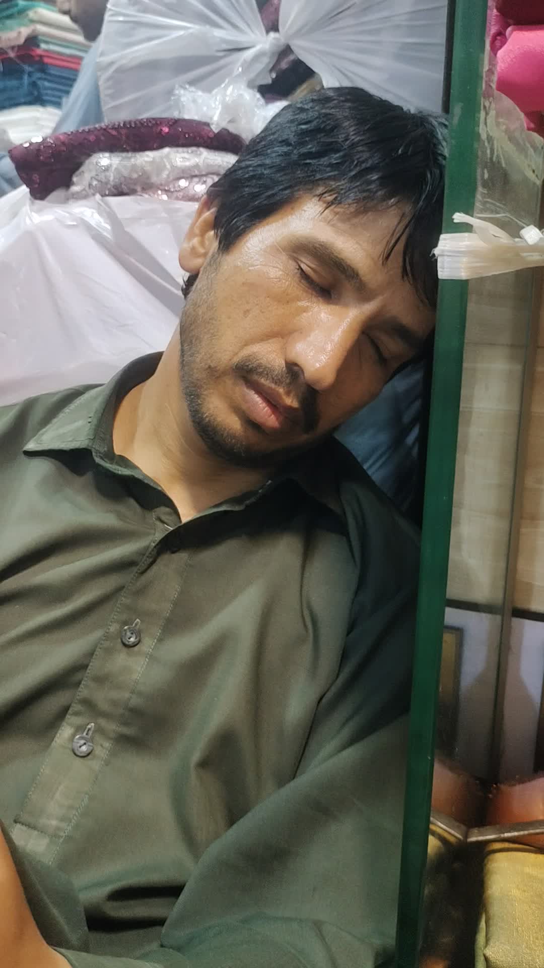 @Navaab Sahab