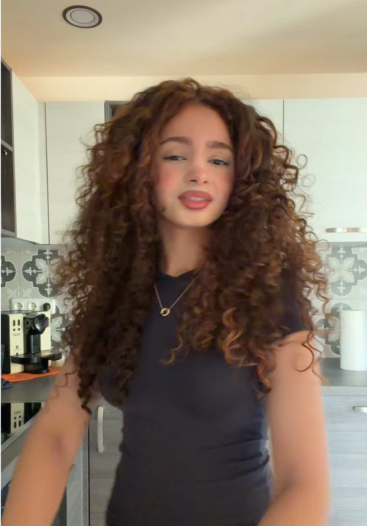 @elianahayesss