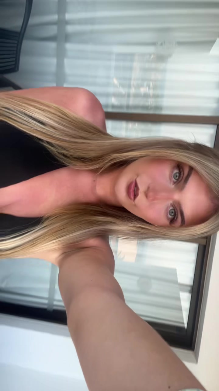 @anniemcl_