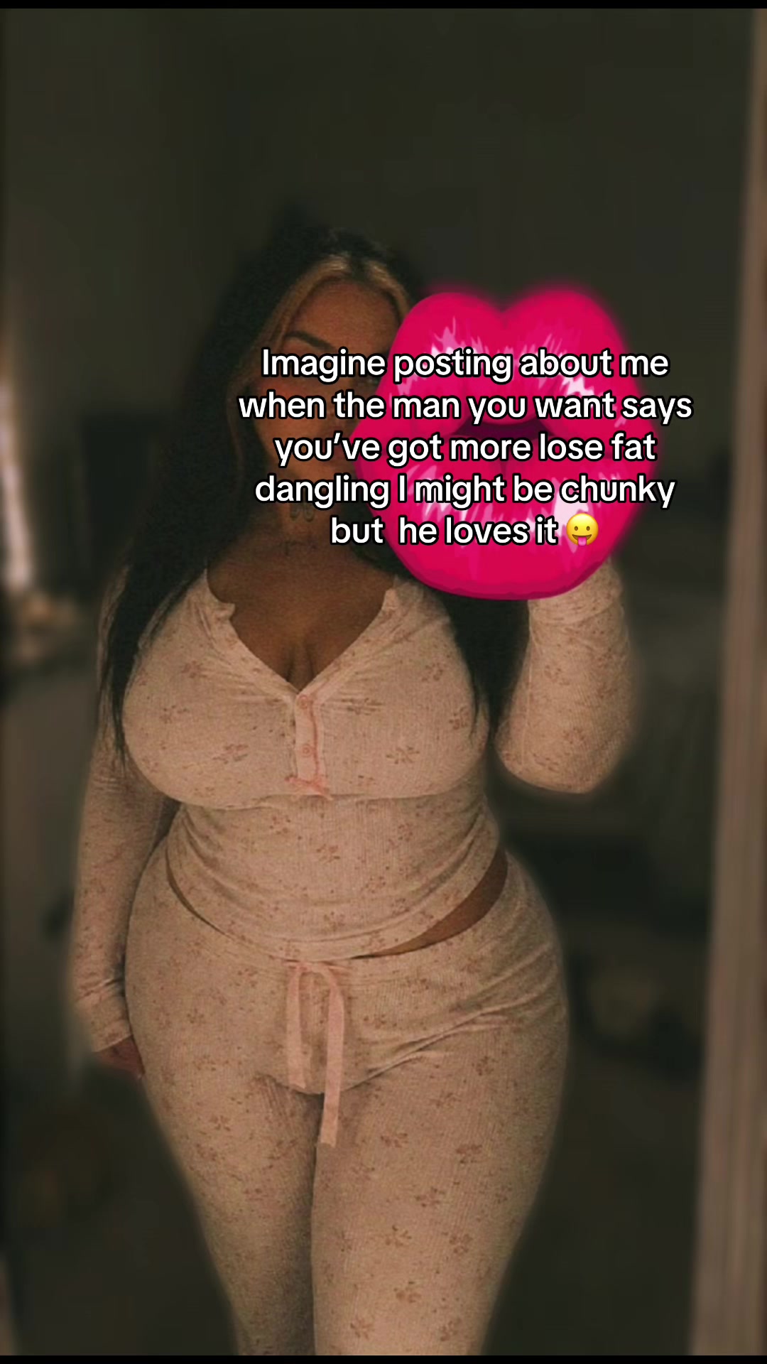 @𝐄𝐛𝐨𝐧𝐲 𝐑𝐨𝐛𝐞𝐫𝐭𝐬