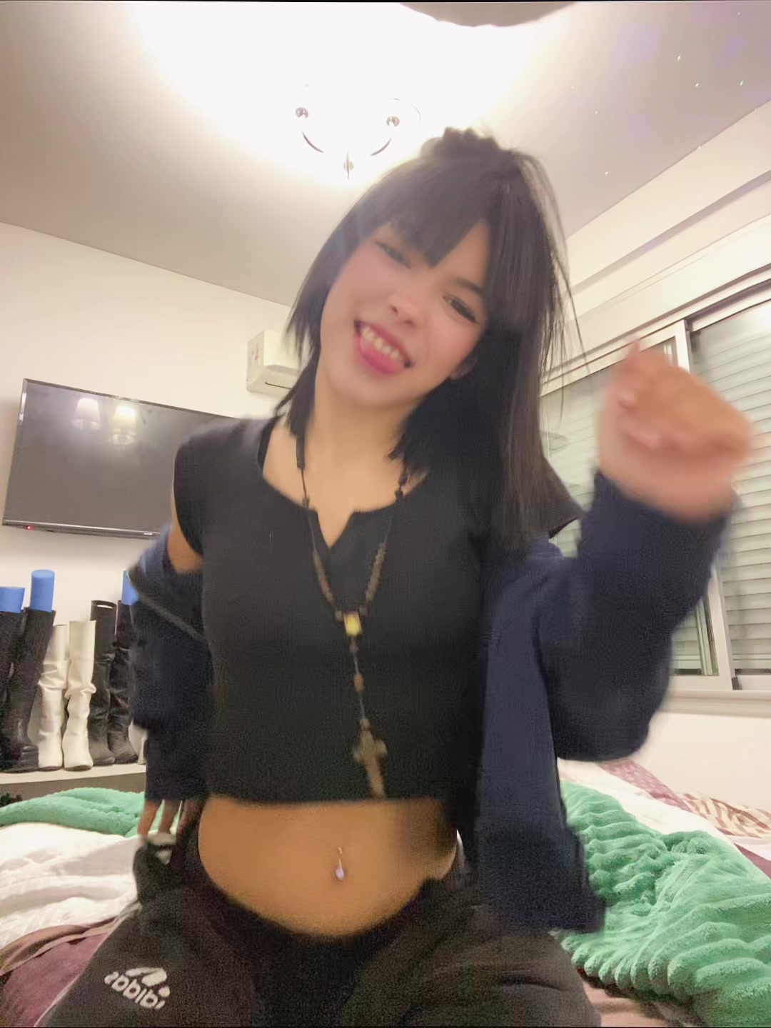 @amoraa