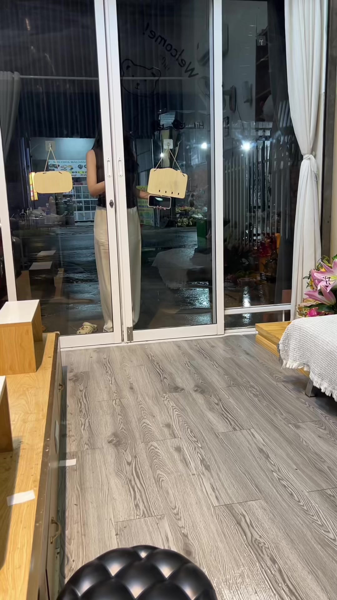 @Tài Linh - Tiệm neo bị khuất