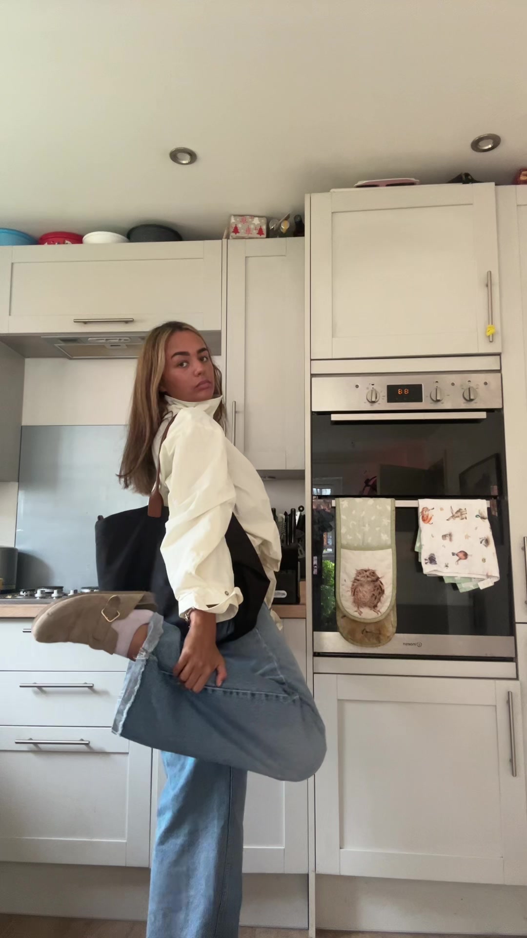 @Ava