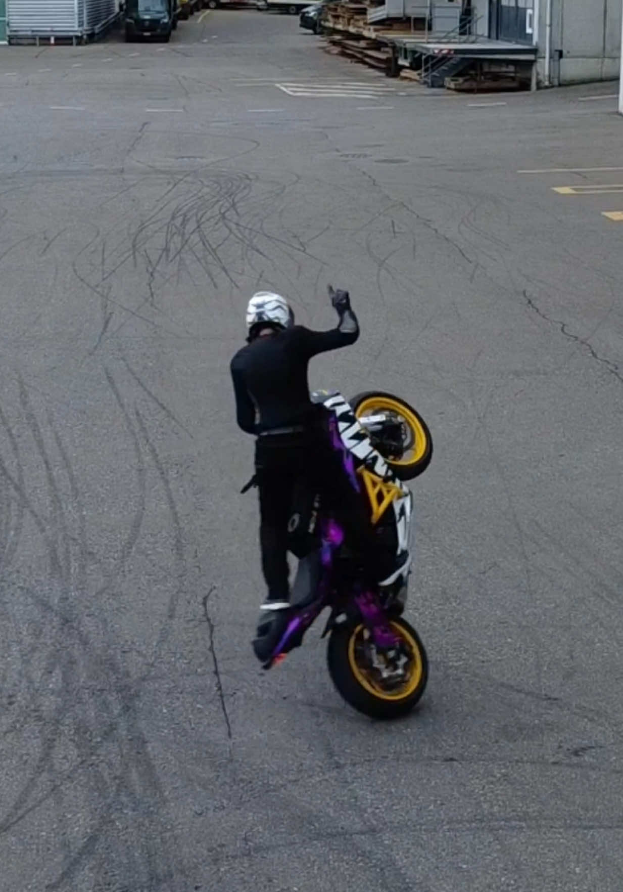 @Michi_stuntrider