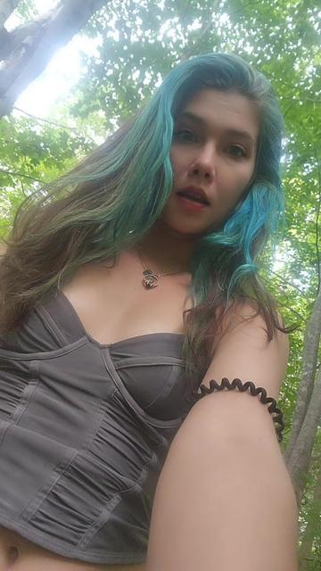 @Thegirlwiththecursemark