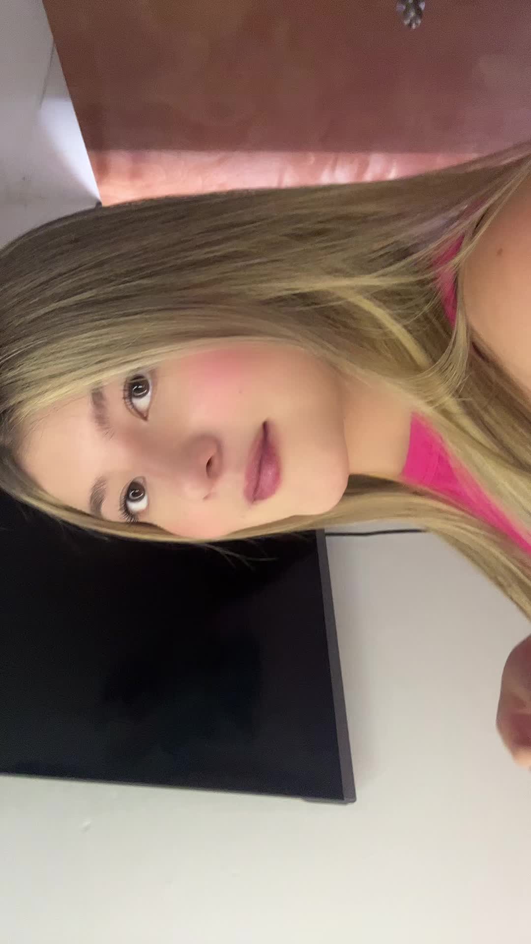 @Paola