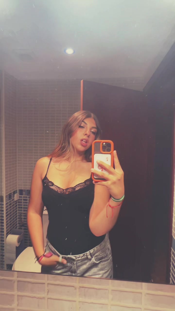 @𝒽𝒶𝒾𝓏𝑒𝒶.