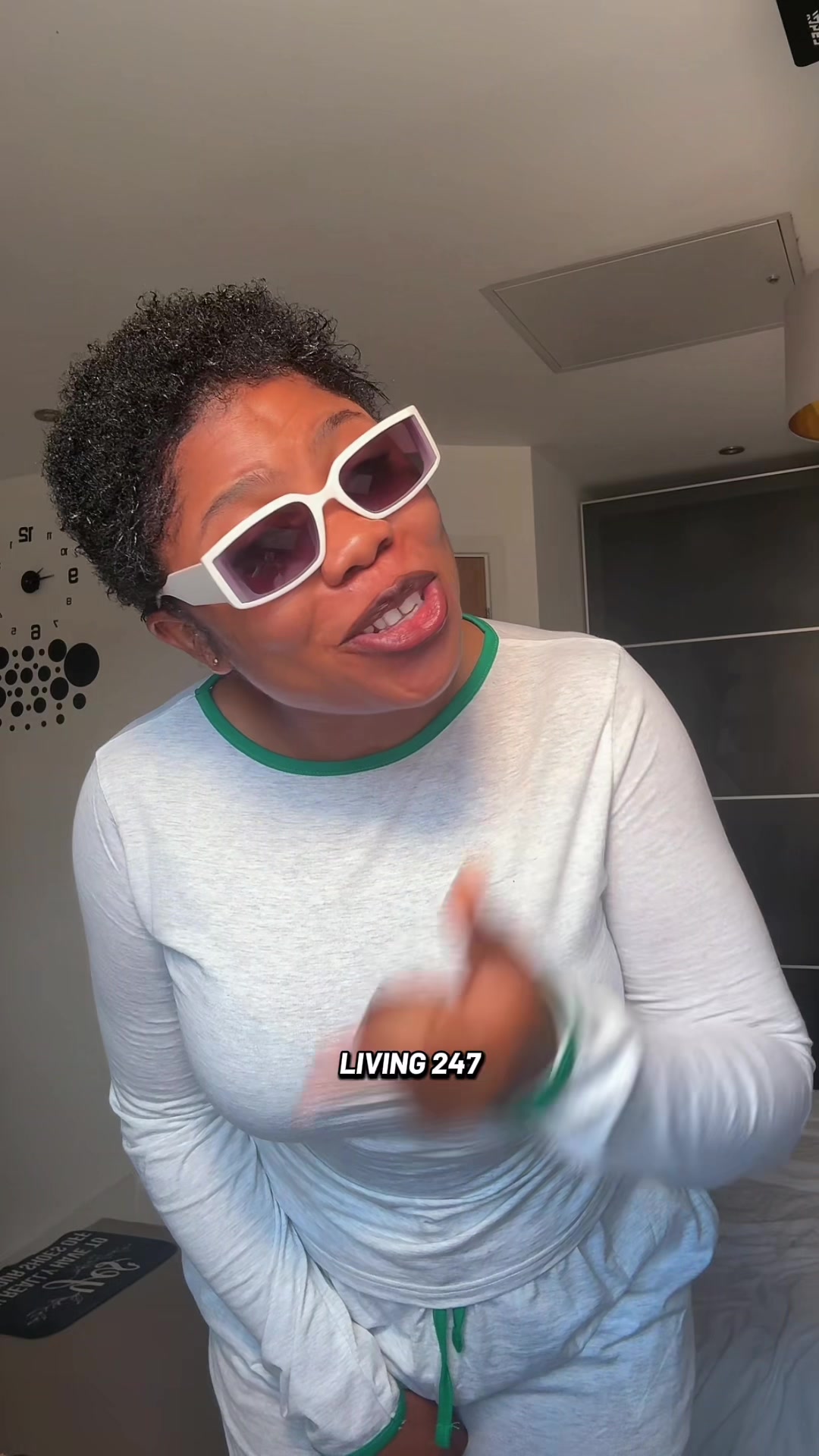@Vibe Queen🎙️👑