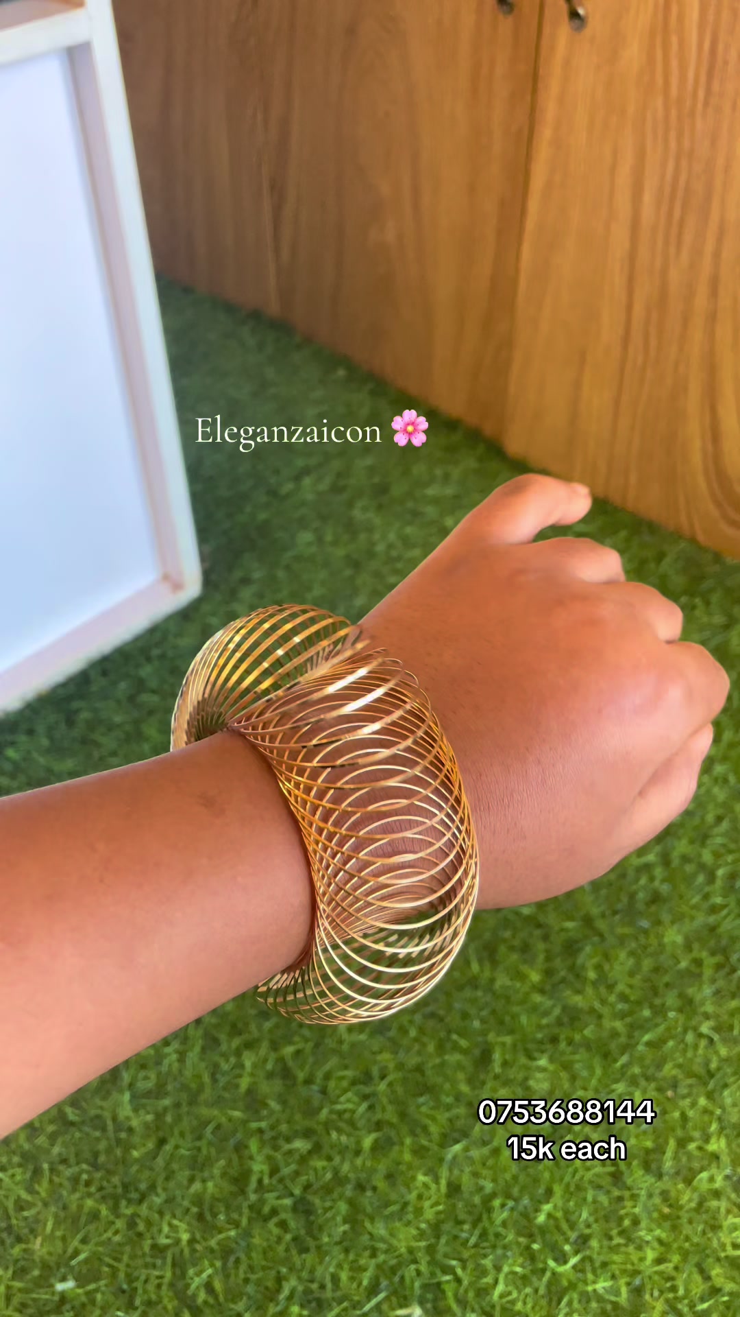 @ELEGANZAicon-jewelry/bag/heels
