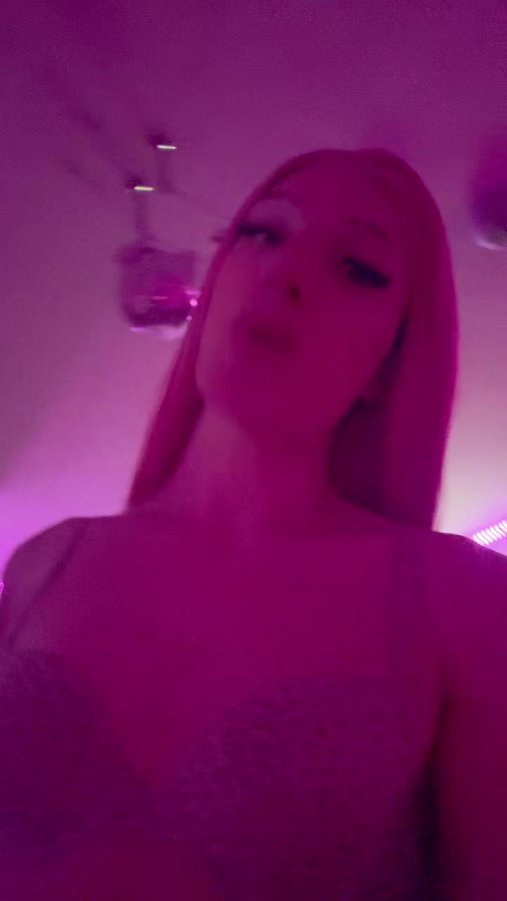 @daphnethedoll