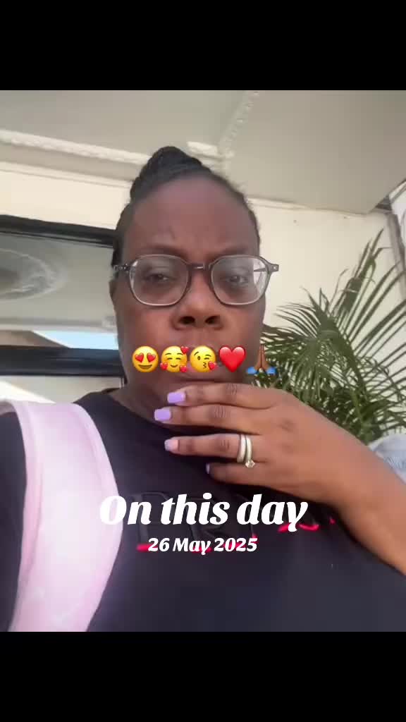 @MrsFranceskamara77