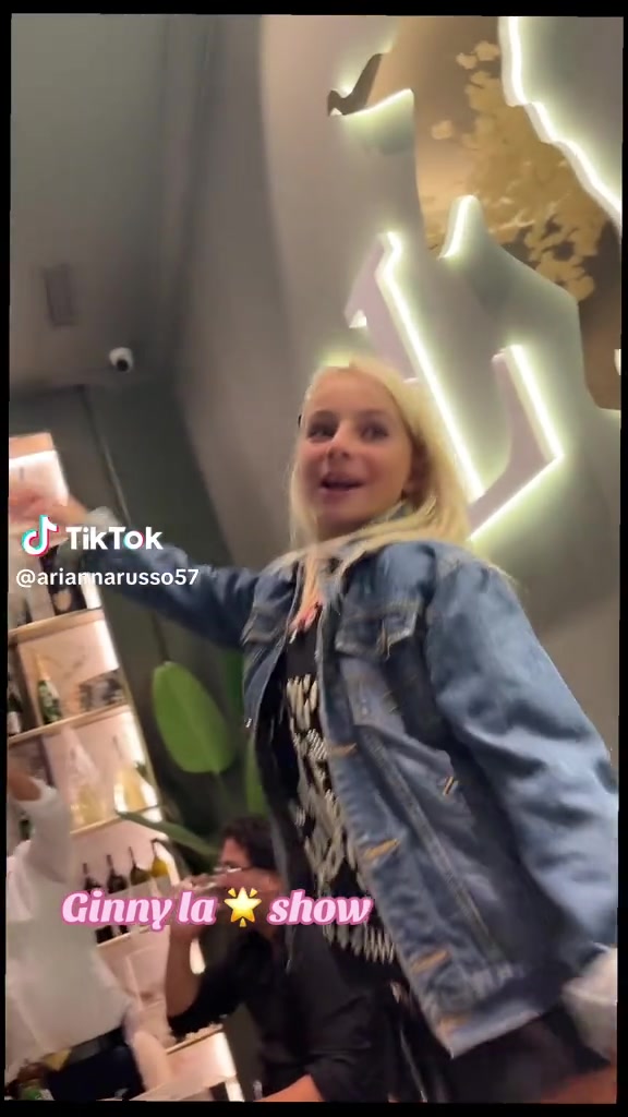 @MARYQUEENBYE1