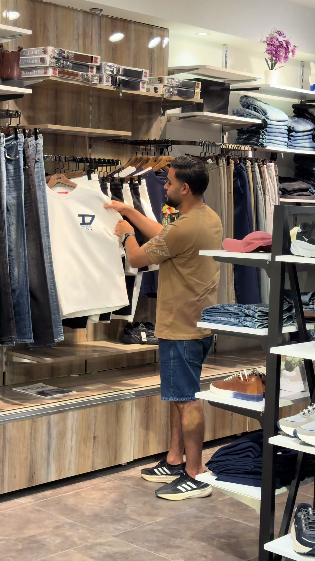 @UNO أونو للملابس الرجاليه