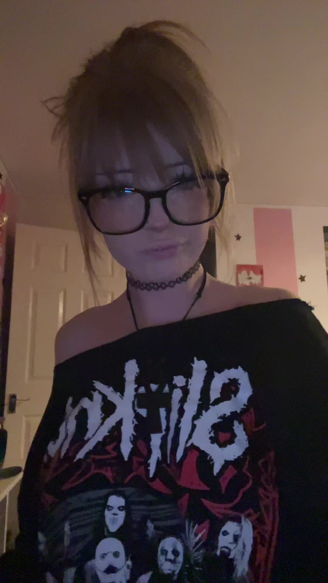 @🤓
