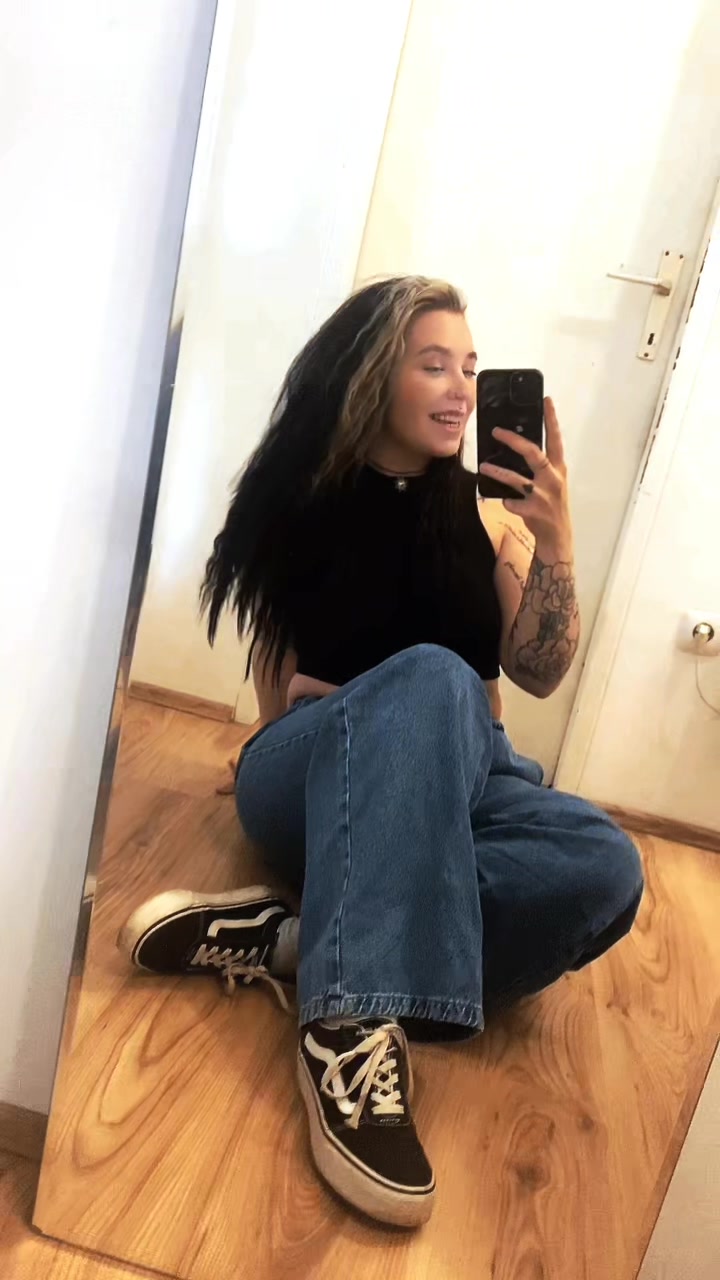 @Chrissy 🔮🕉