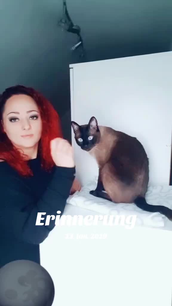 @𝓜𝓻𝓼𝓡𝓮𝓭𝓱𝓮𝓪𝓭