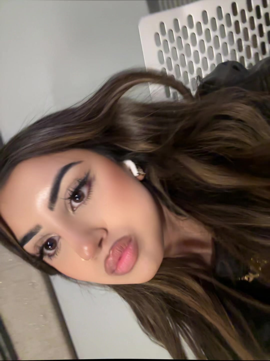 @arooj