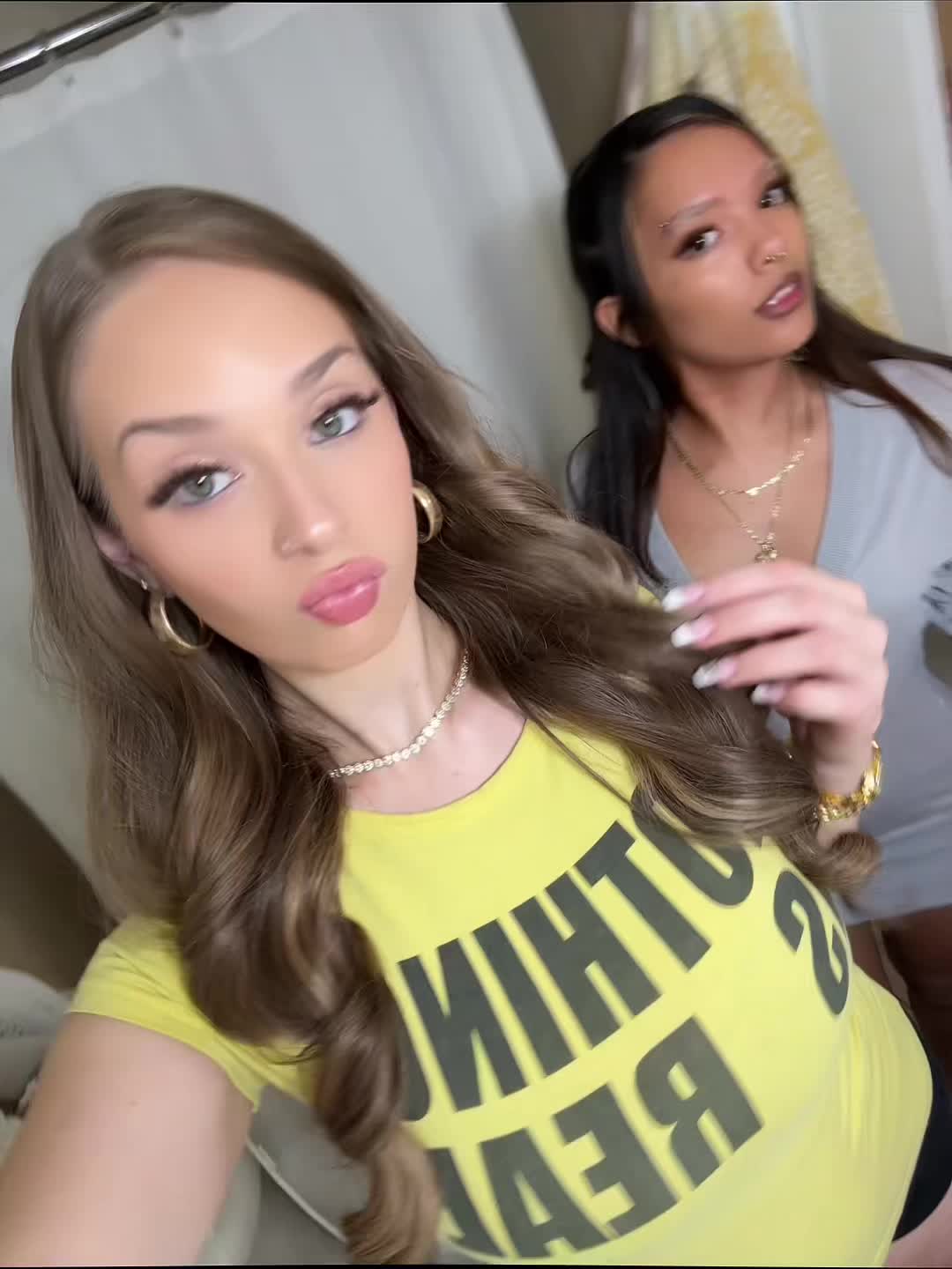 @bellaa