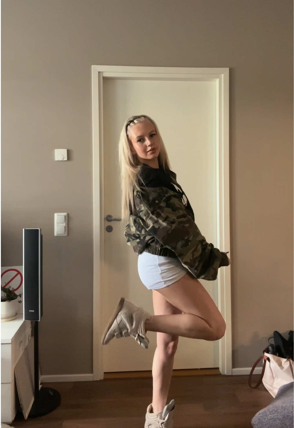 @ella🪽