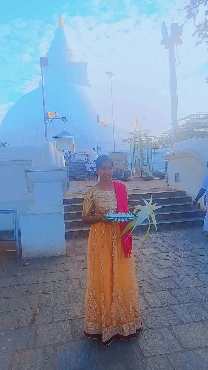 @නිලුකා ගුරු මෑණියෝ 🙏🙏🙏🙏