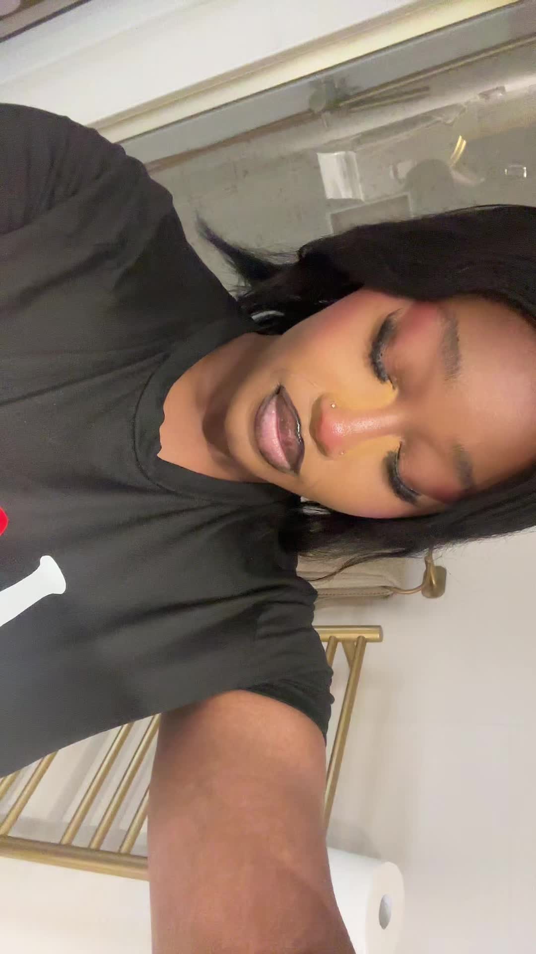 @Goldy✨