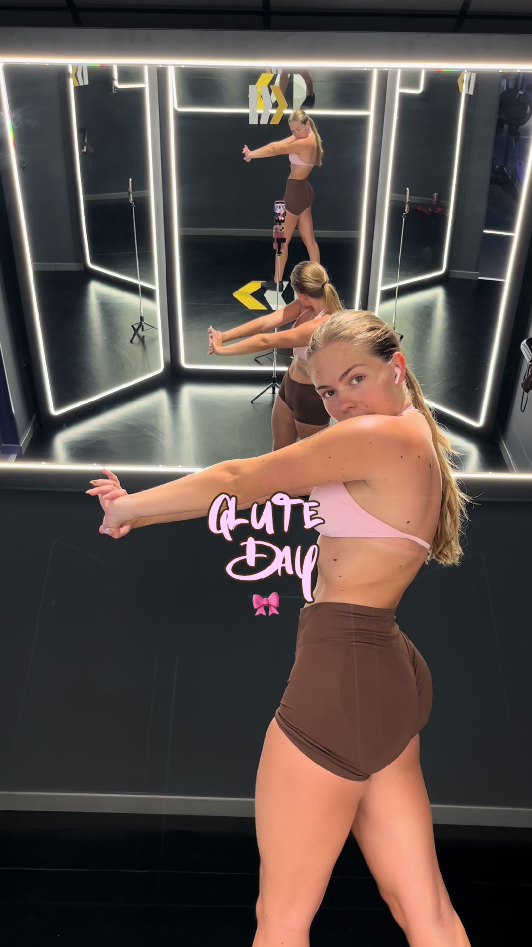@𝑷 𝒂 𝒐 𝒍 𝒂 𝑮 𝒐 𝒎 𝒆 𝒛