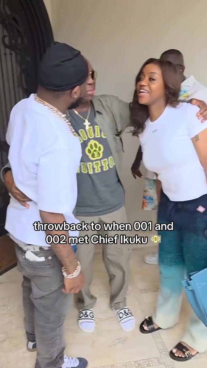 @EVERYTHING DAVIDO ❤️