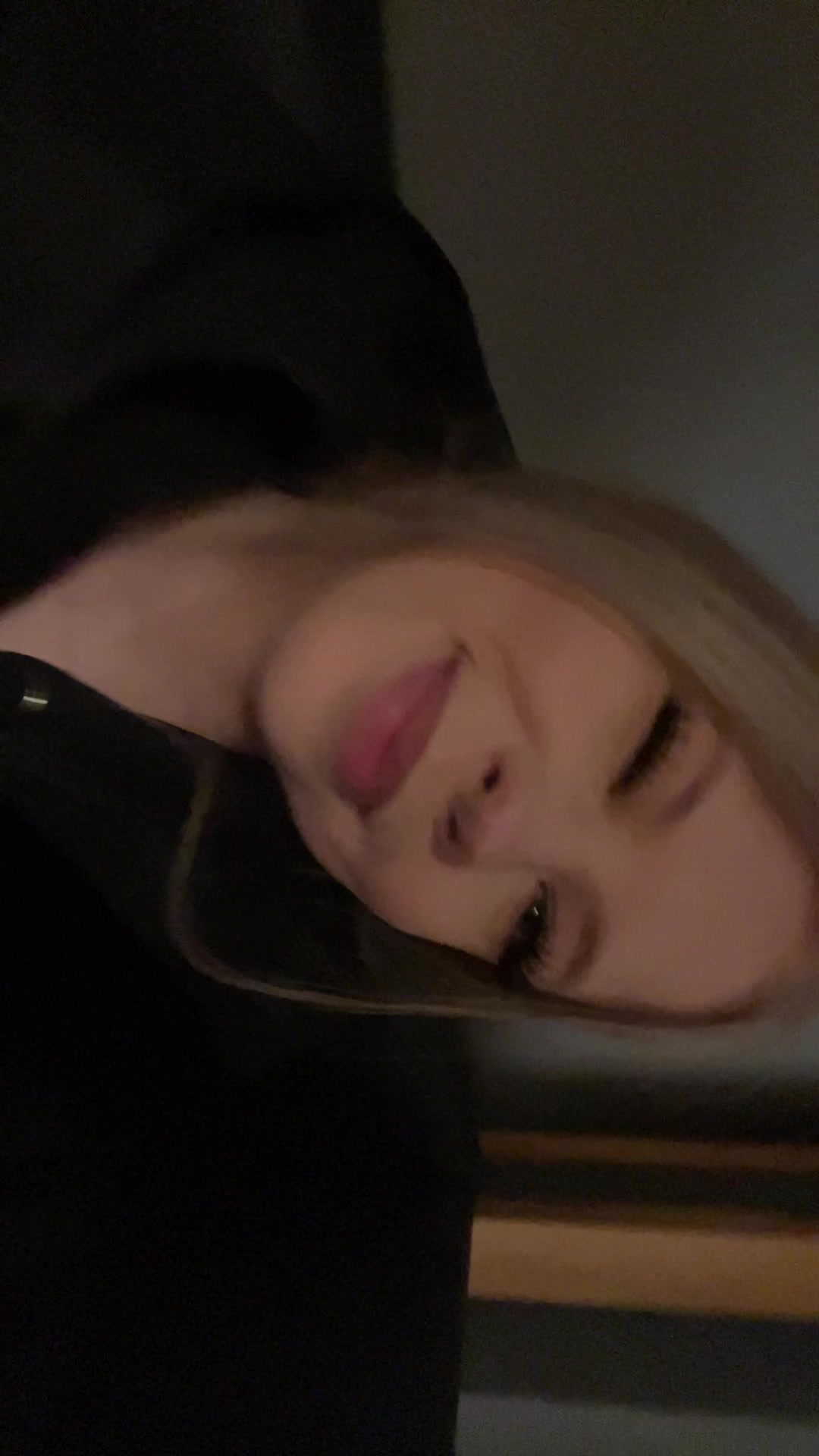 @ツ