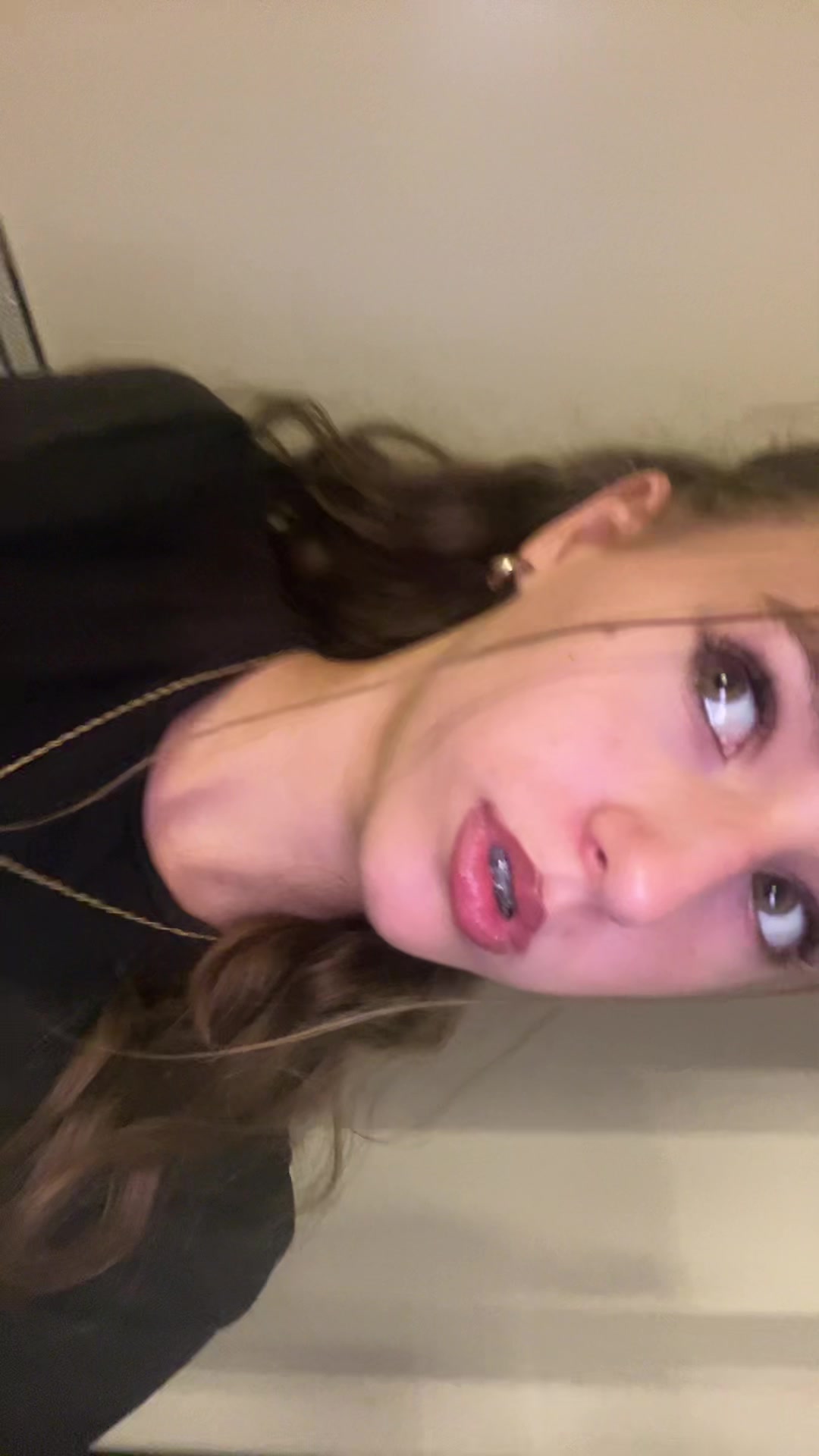 @Laraaa