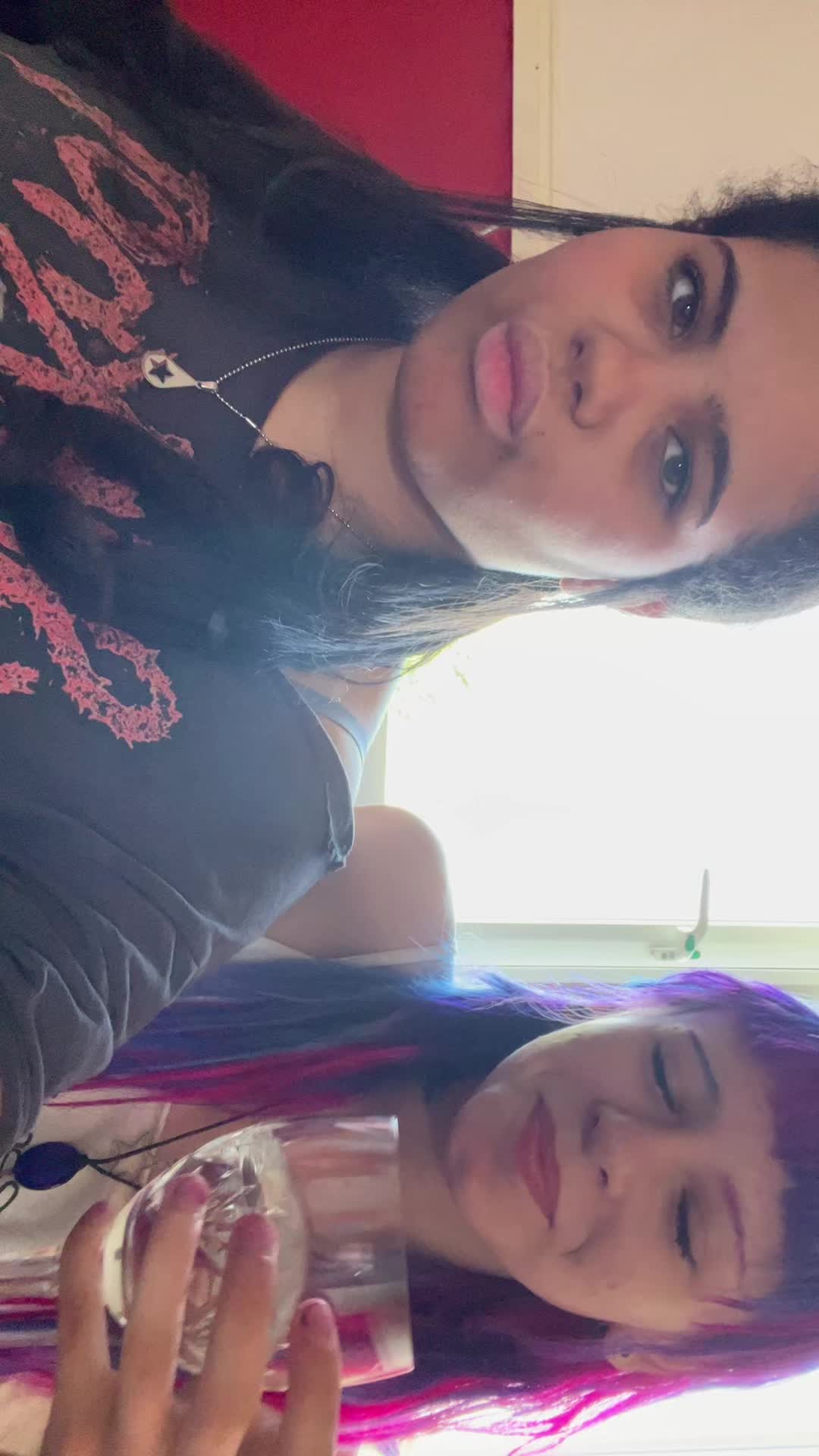 @Ellie🥀