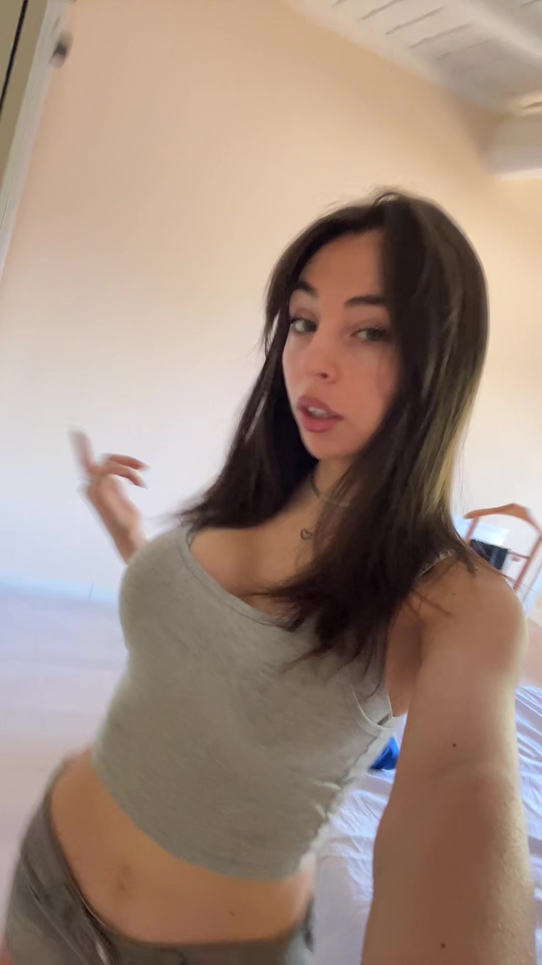 @Charly🦦