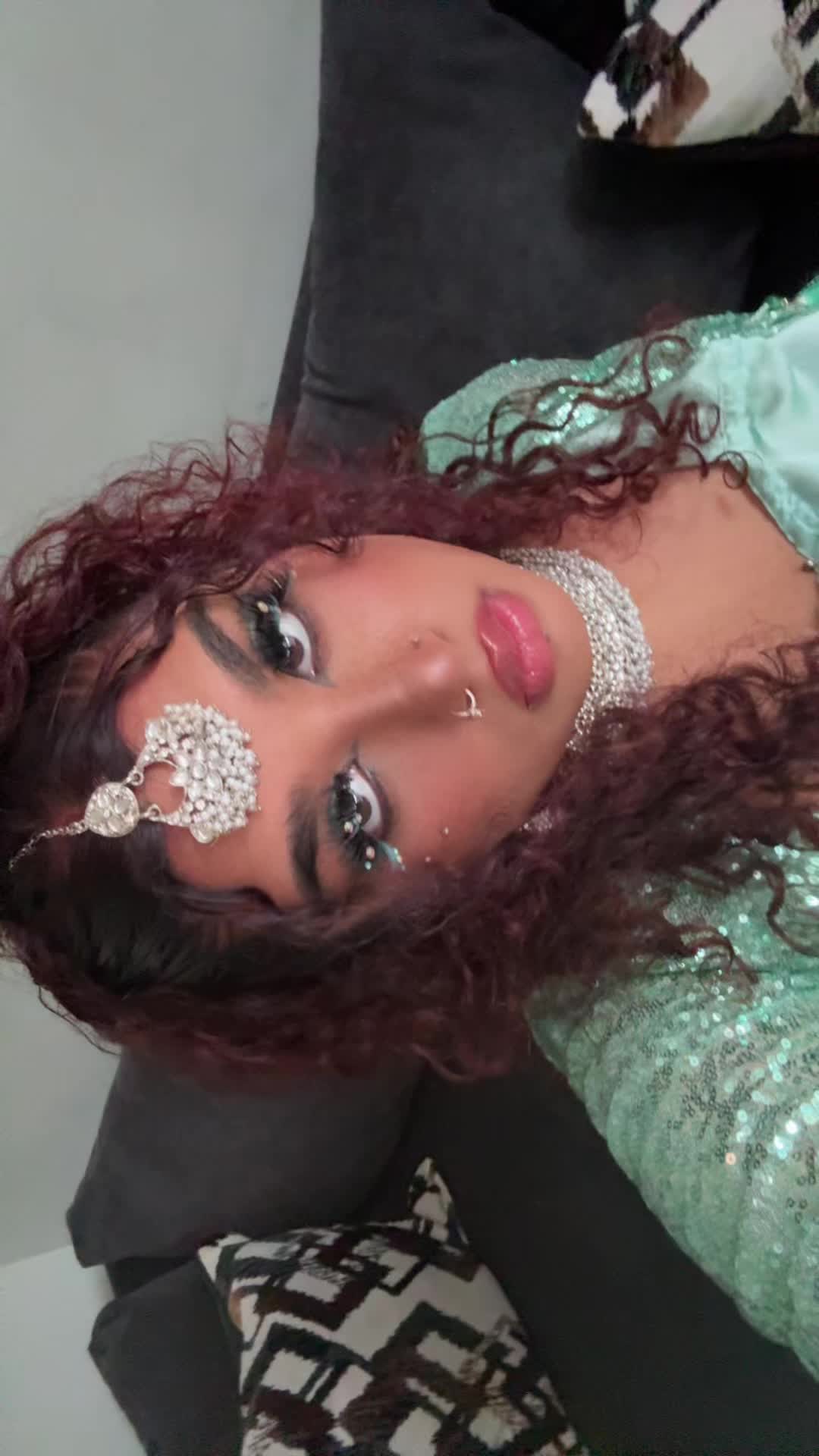 @Maalaxh