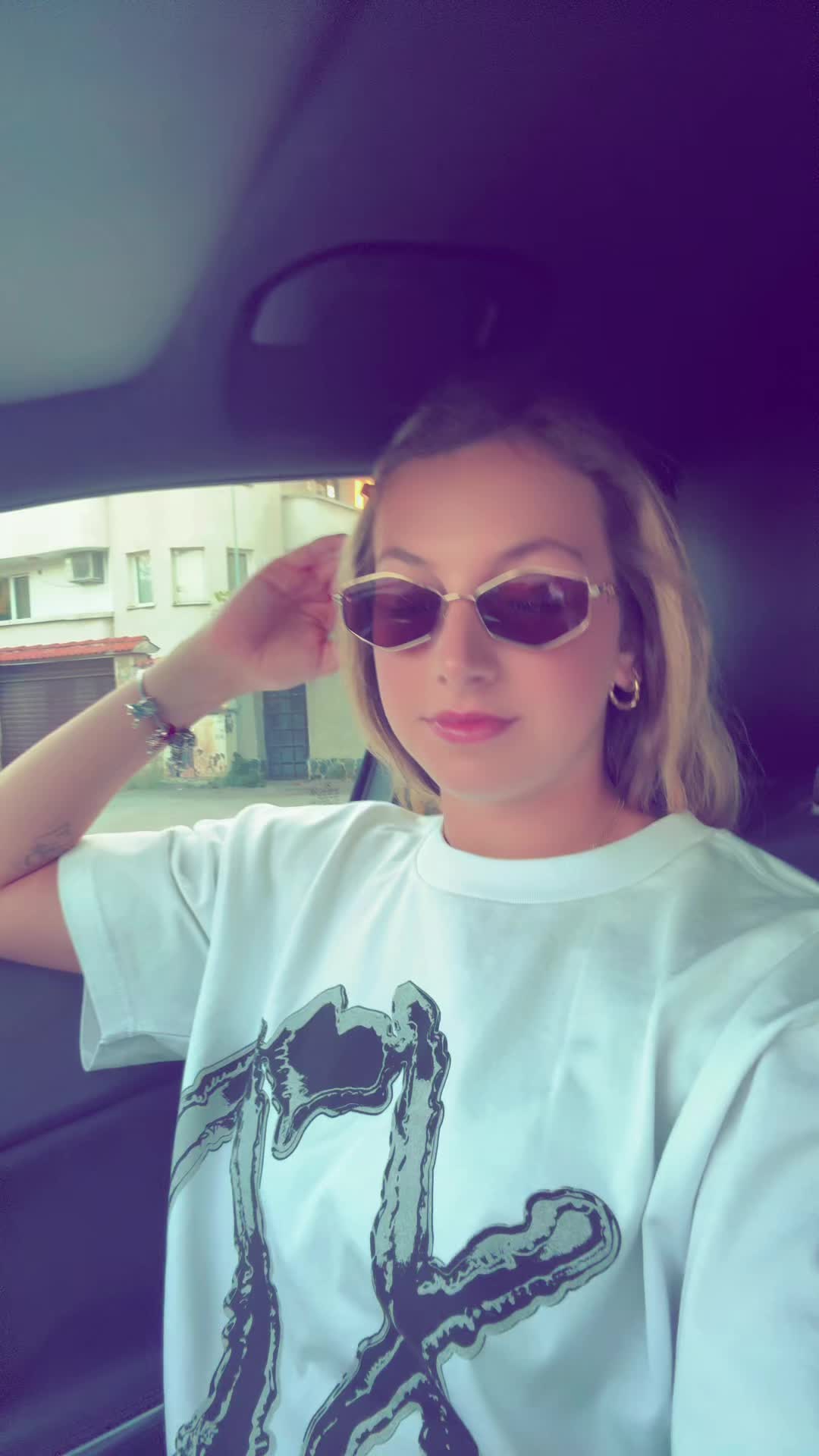 @𝒮𝒾𝓂𝑜𝓃𝒶