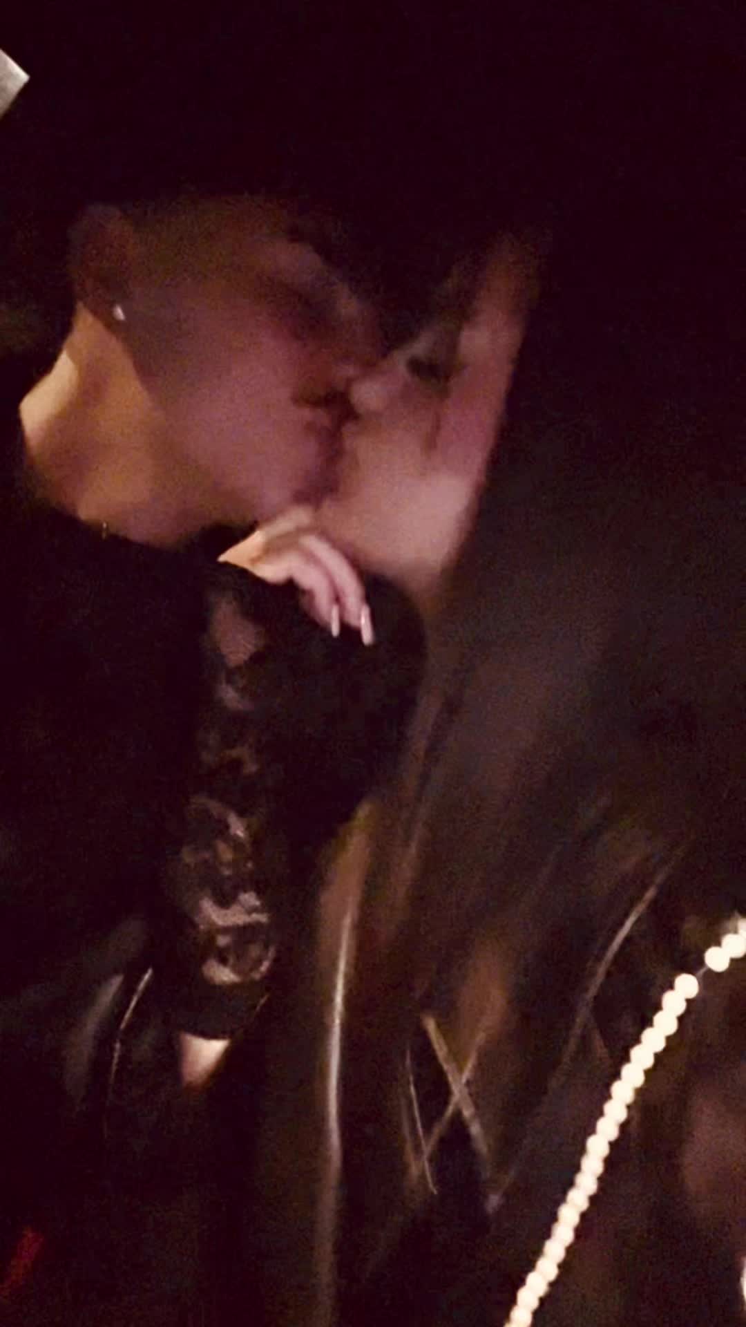 @🖤