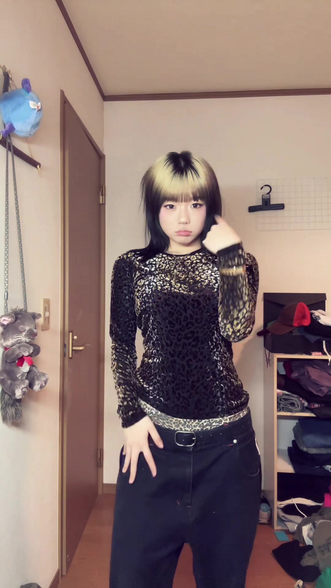 @ヒトミ