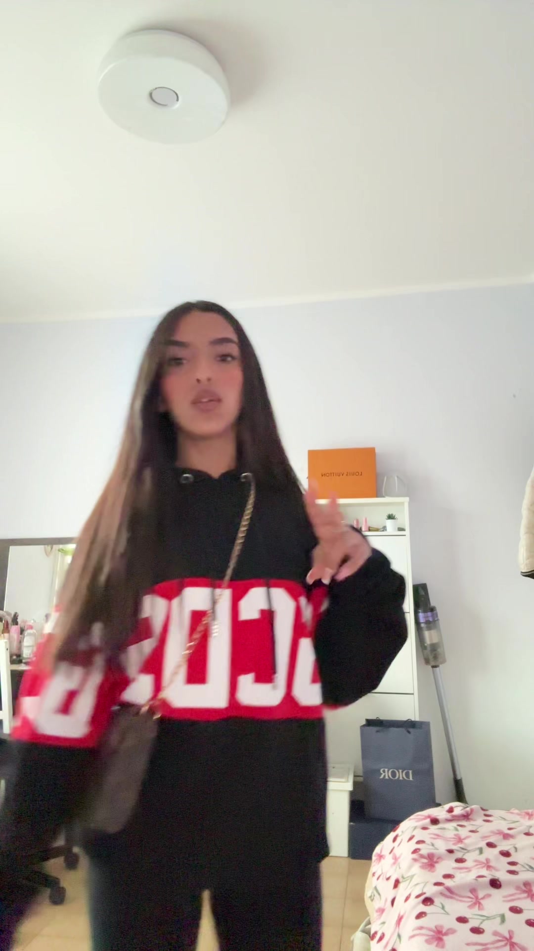 @liviaa