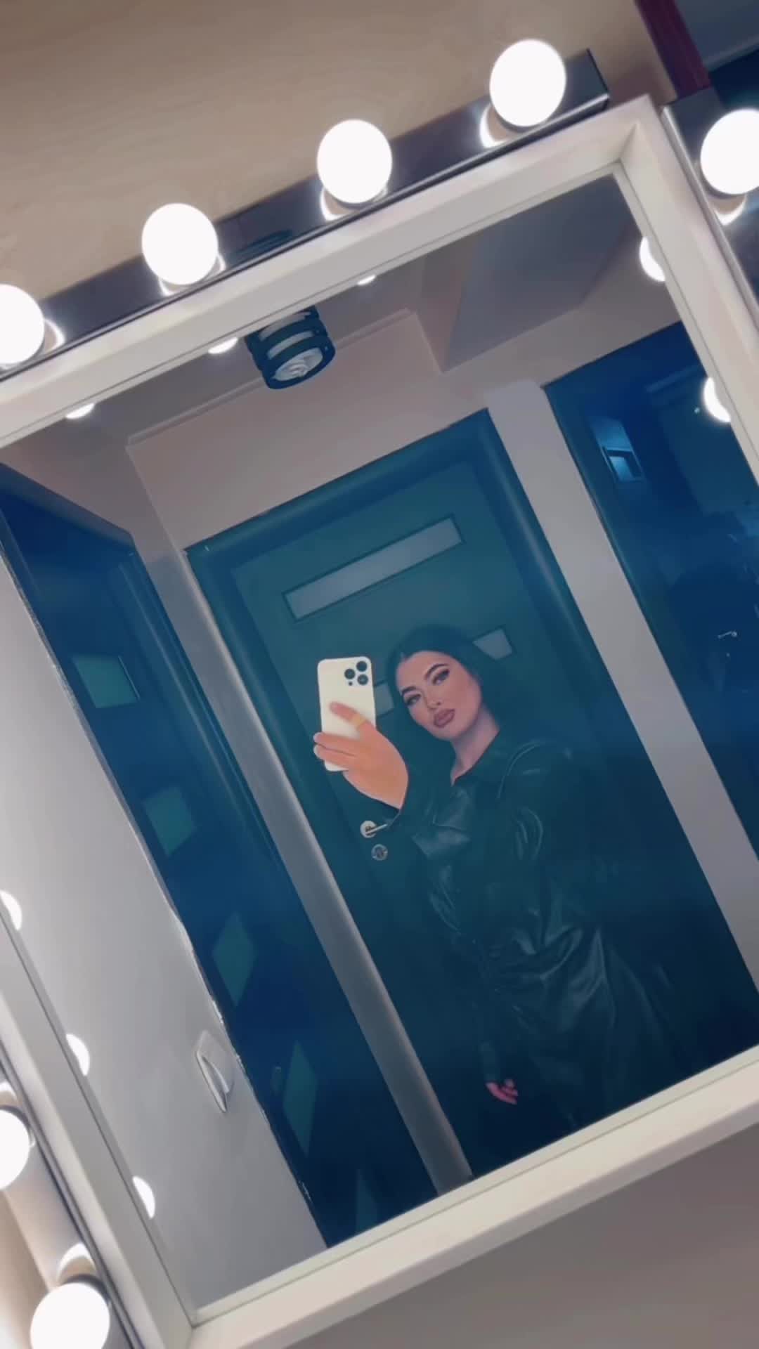 @❤️𝕽𝖊𝖇𝖊𝖈𝖆🖤