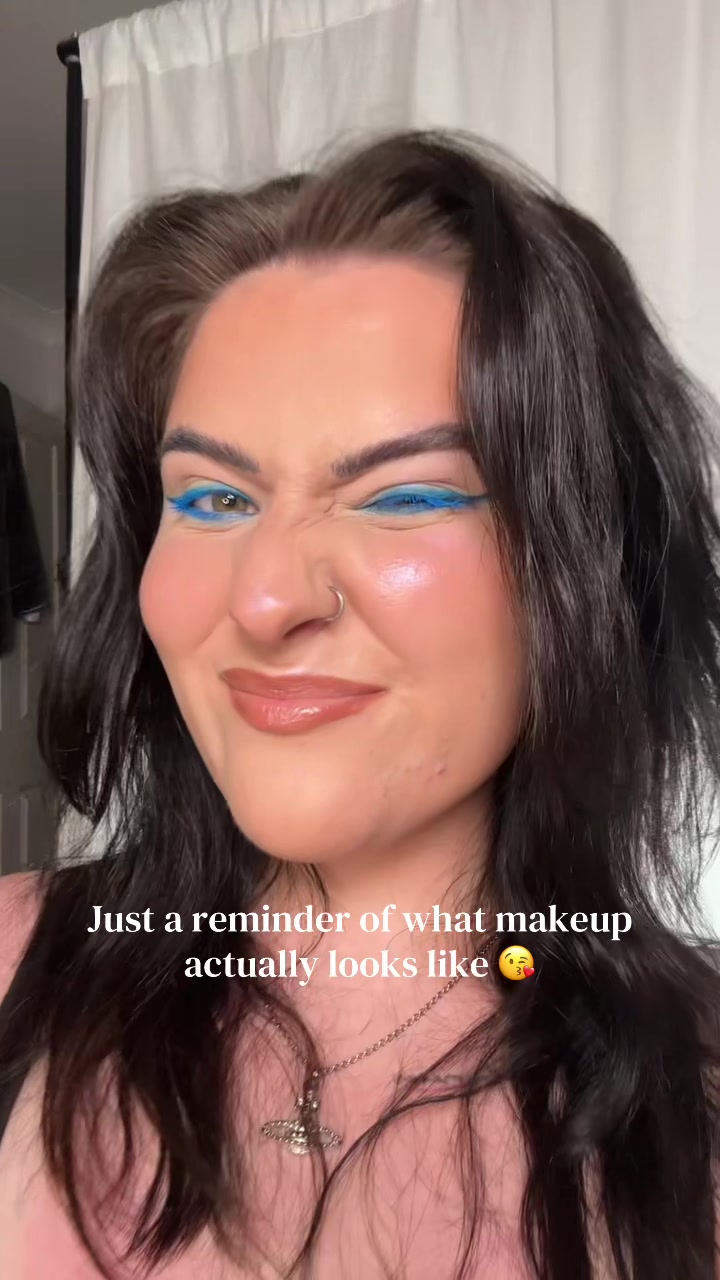 @Makeupby_ESC