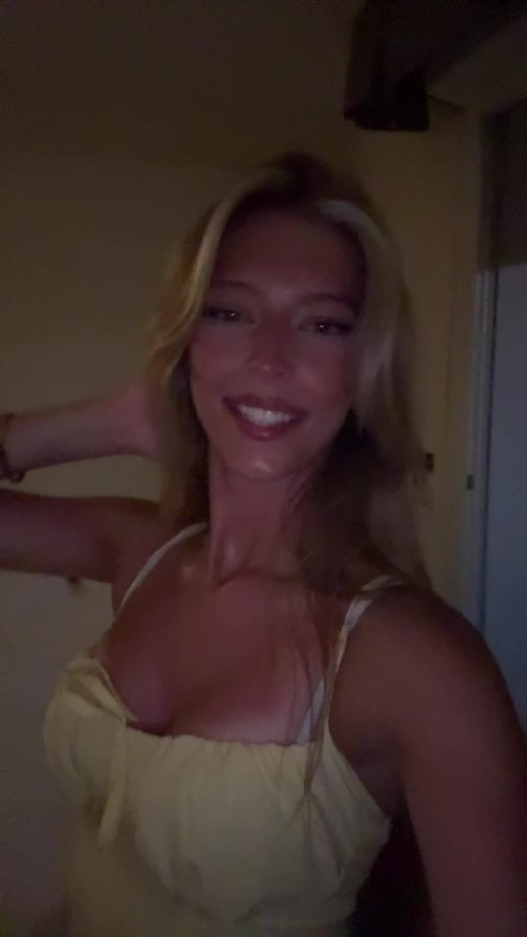 @florushe