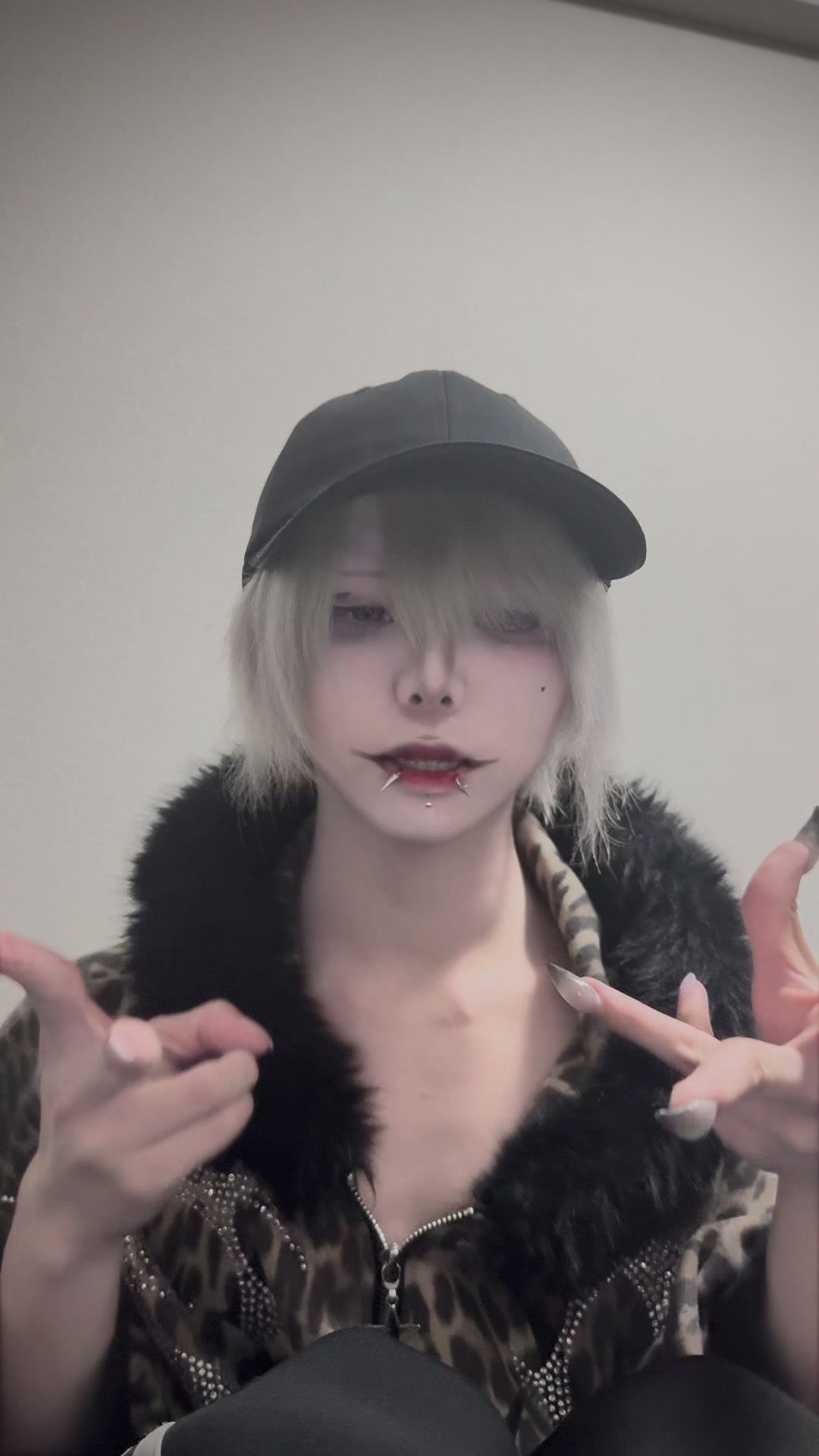 @メア