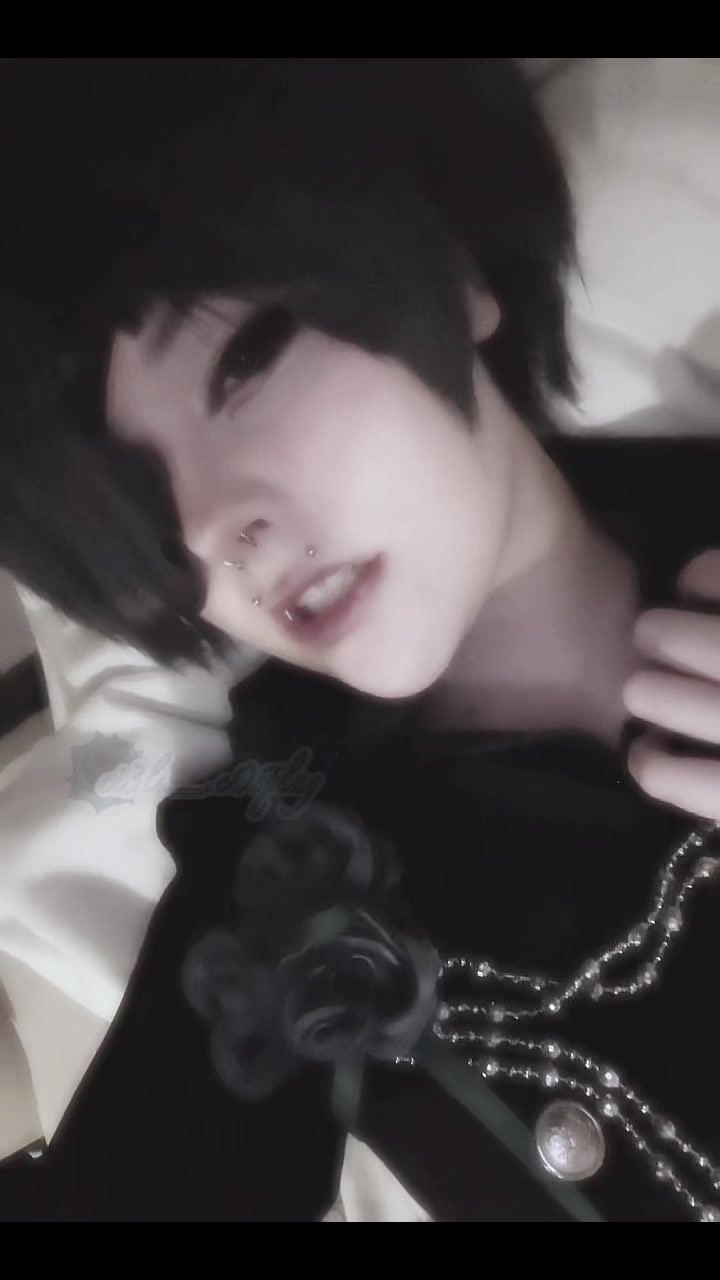 @ℭ𝔦𝔢𝔩𝔓𝔥𝔞𝔫𝔱𝔬𝔪𝔤𝔦𝔳𝔢