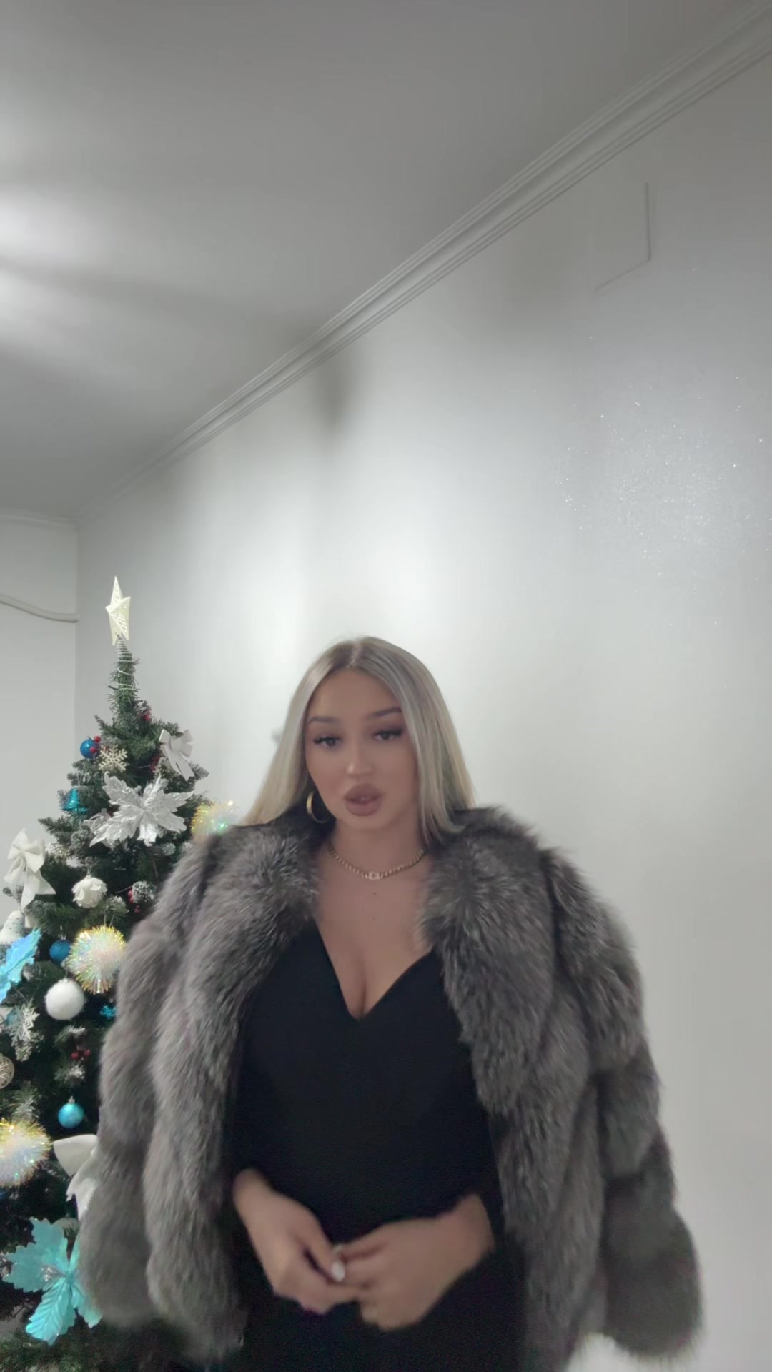 @Elennny